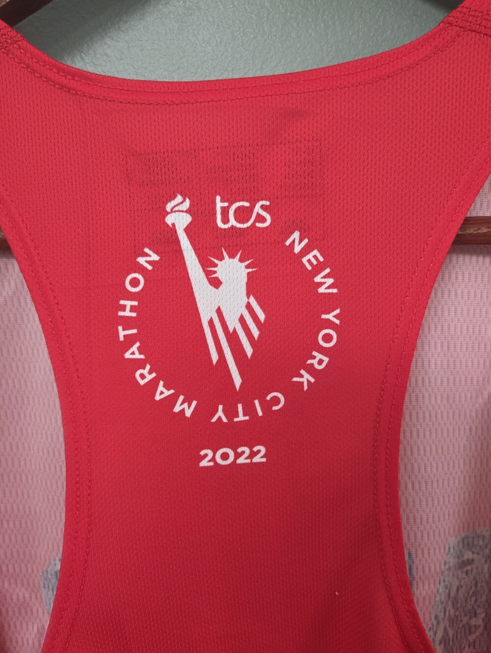 New Balance New NYC 2022 TCS Marathon Red Tank Womens XS Running Athletic - Picture 8 of 12